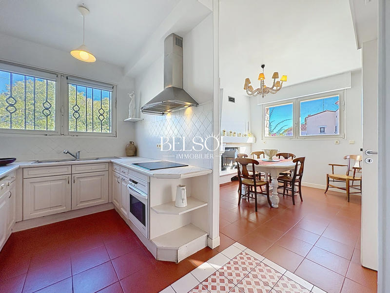 Villa - 220 m² - 5 pièces