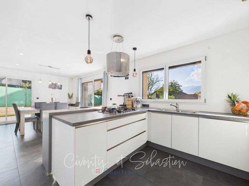 Maison - 122 m² - 4 pièces