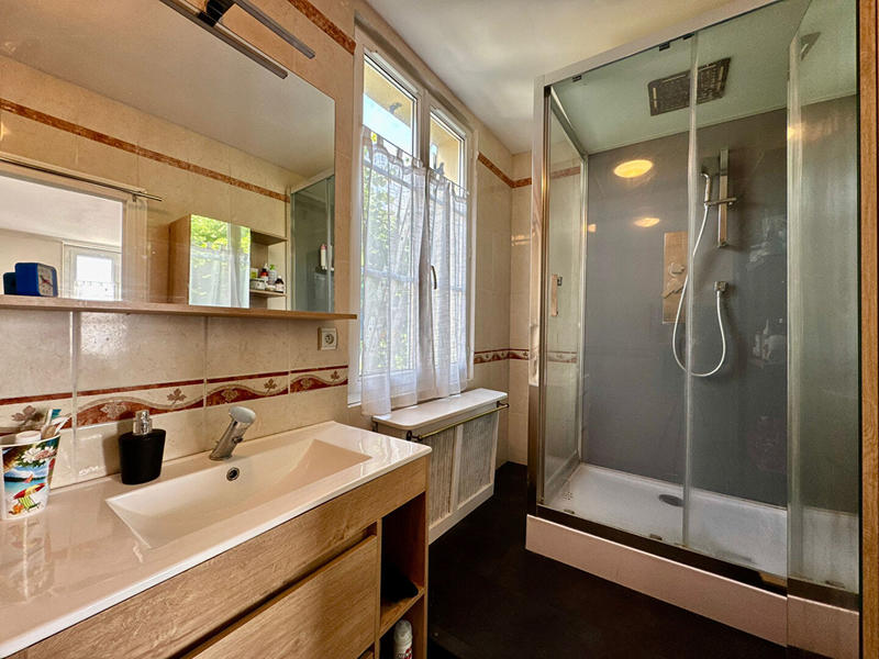 Maison - 226 m² - 8 pièces