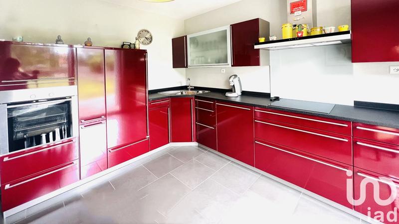 Maison - 180 m² - 8 pièces