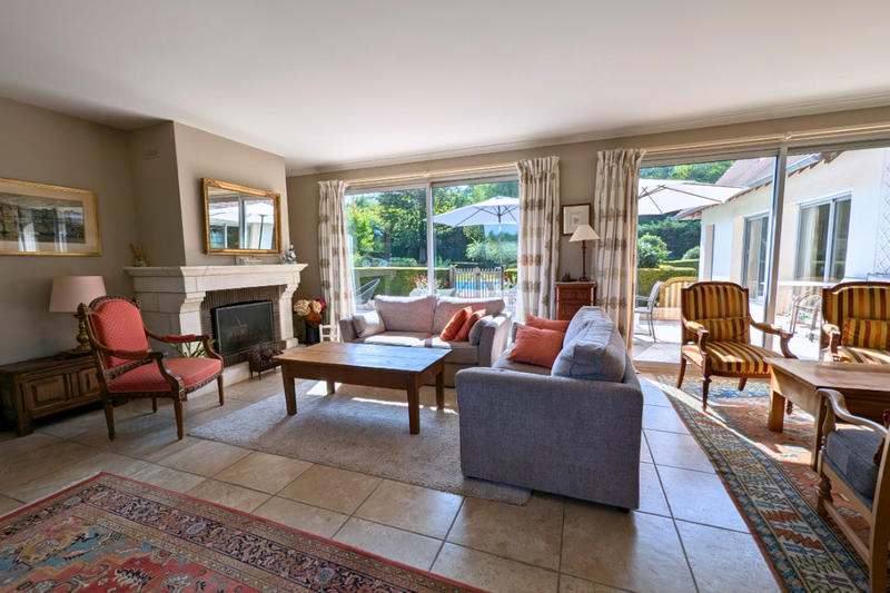 Maison - 198 m² - 10 pièces