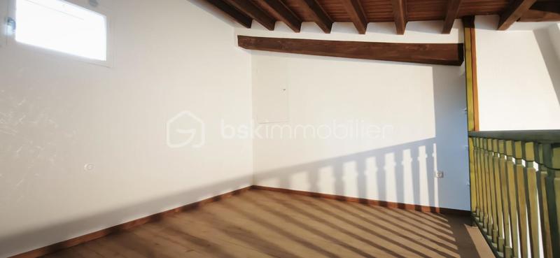 Studio - 123 m² - 5 pièces