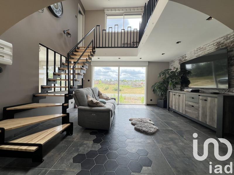 Maison - 360 m² - 9 pièces