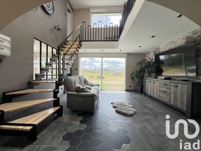 Maison - 360 m² - 9 pièces