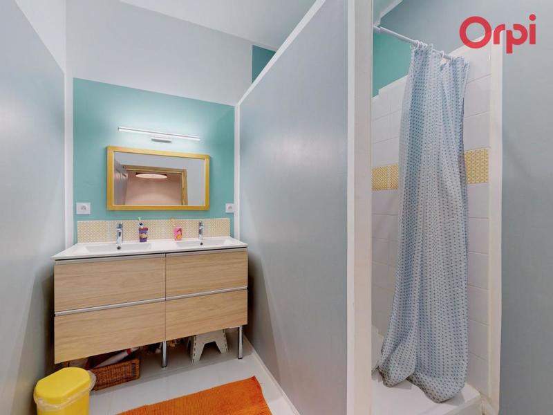 Maison - 245 m² - 6 pièces