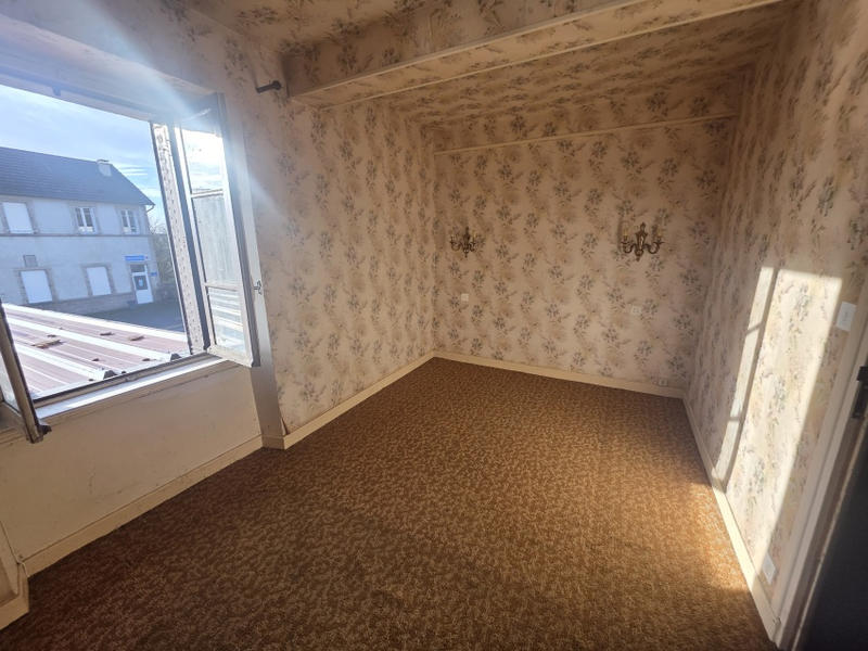 Maison - 216 m² - 8 pièces