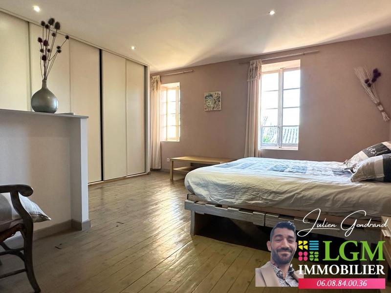 Maison - 218 m² - 6 pièces