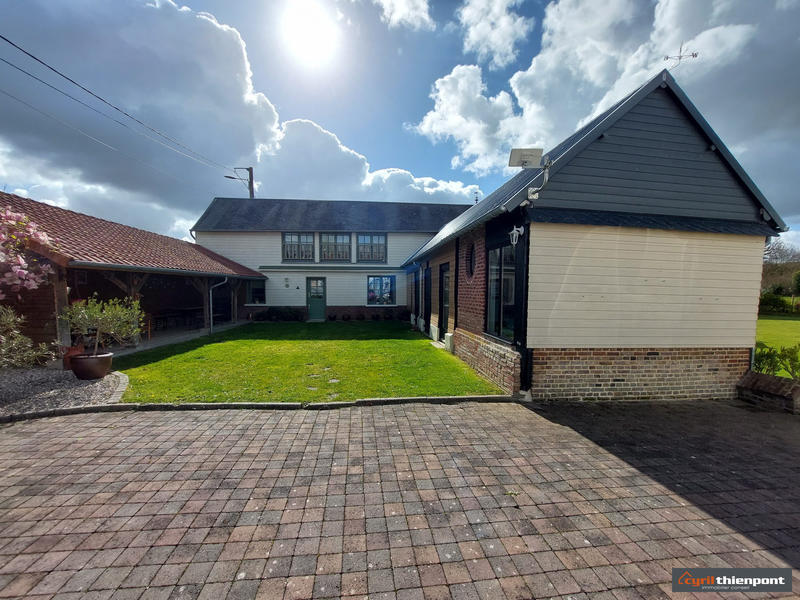 Maison - 331 m² - 16 pièces