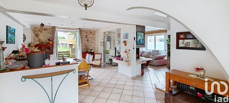 Maison - 202 m² - 8 pièces