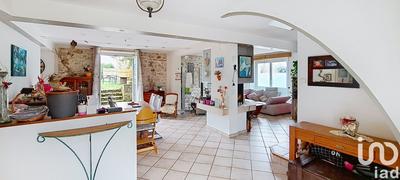 Maison - 202 m² - 8 pièces