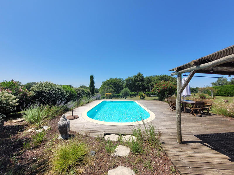 Maison - 104 m² - 4 pièces