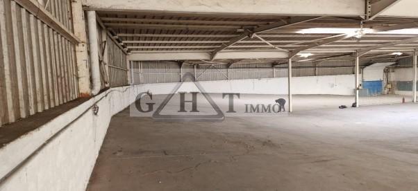 Entrepôt - 2 205 m²