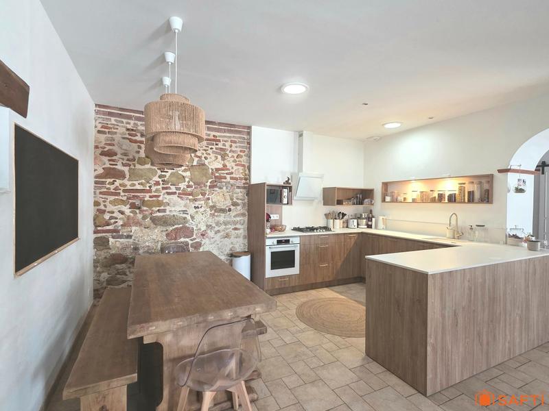 Maison de village - 210 m² - 7 pièces