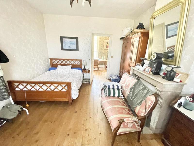 Demeure - 313 m² - 10 pièces