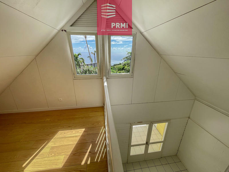 Maison - 105 m² - 4 pièces