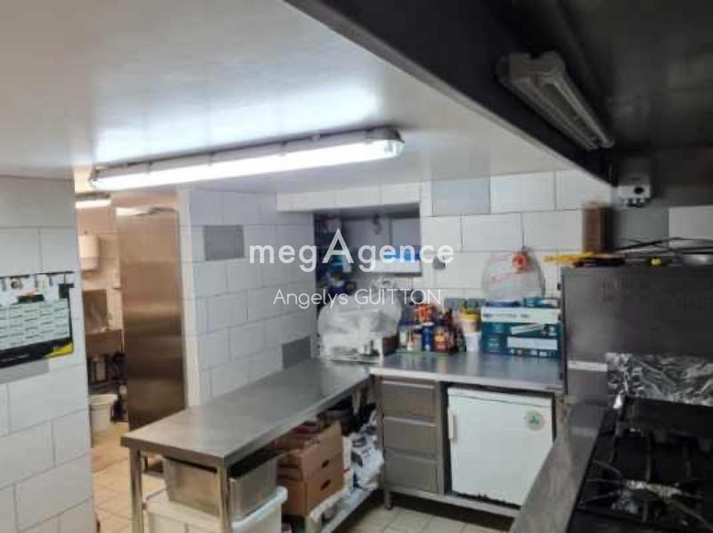 Maison - 210 m² - 6 pièces