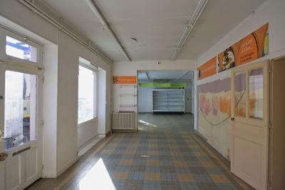 Maison - 241 m² - 8 pièces