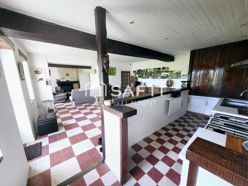 Maison - 255 m² - 11 pièces