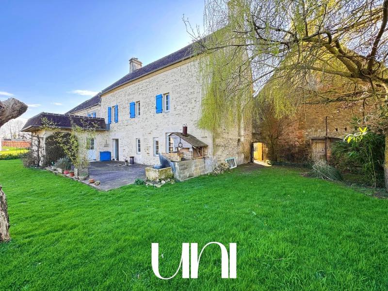 Maison - 388 m² - 12 pièces