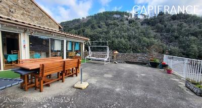 Maison - 209 m² - 8 pièces