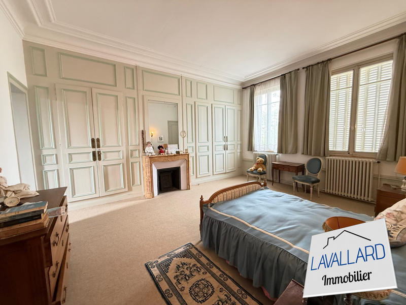 Maison - 290 m² - 8 pièces