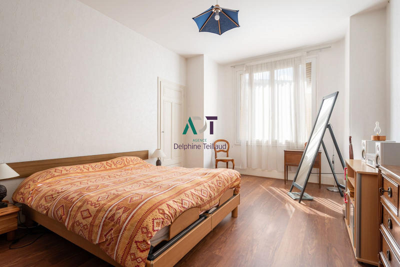 Appartement - 179 m² - 7 pièces