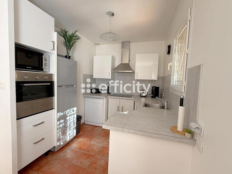 Maison - 217 m² - 9 pièces