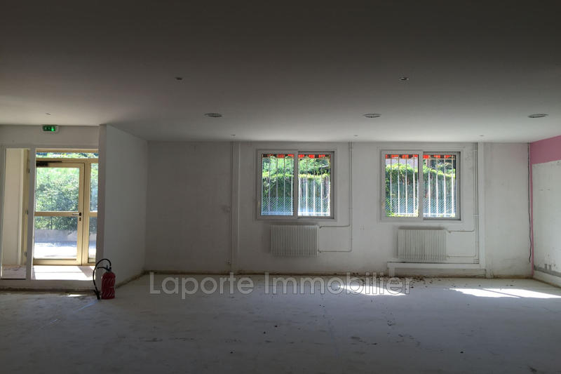 Local commercial - 90 m² - 3 pièces