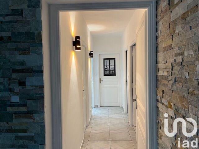 Maison - 246 m² - 8 pièces