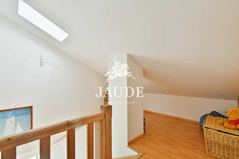 Maison - 221 m² - 10 pièces