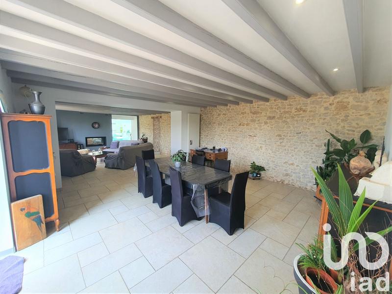 Maison - 360 m² - 8 pièces