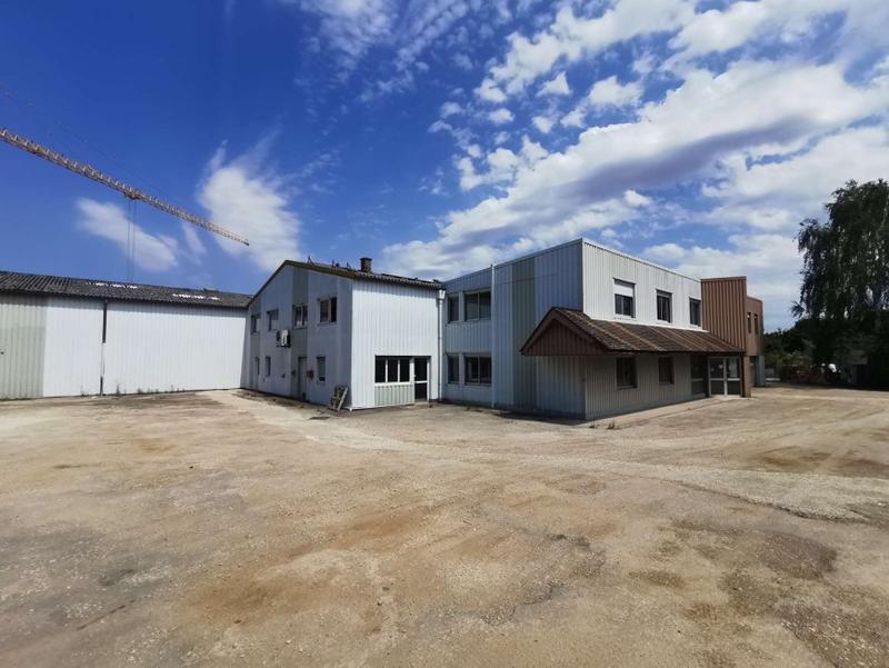 Entrepôt - 215 m² - 1 pièce