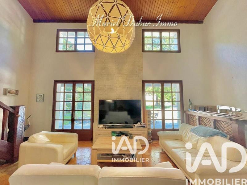 Maison - 201 m² - 5 pièces