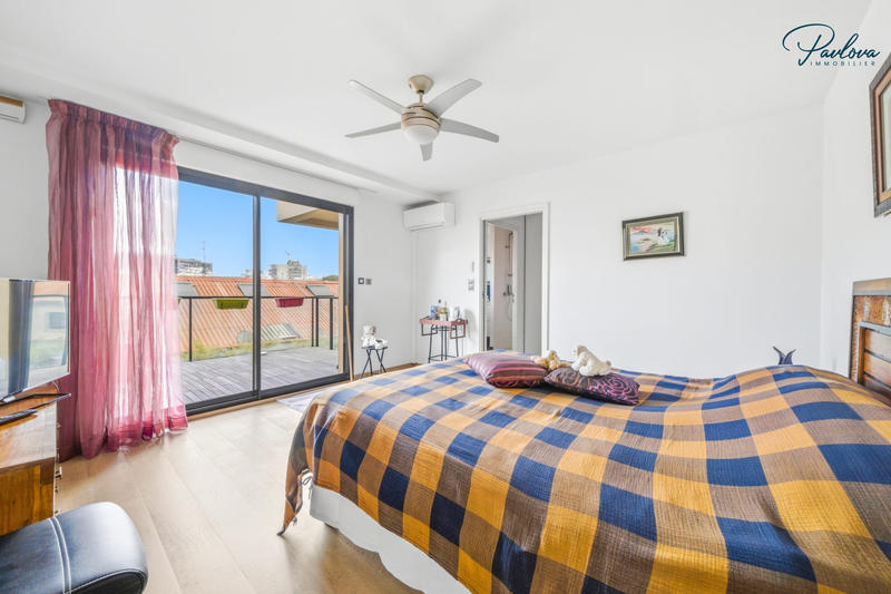 Appartement - 108 m² - 4 pièces