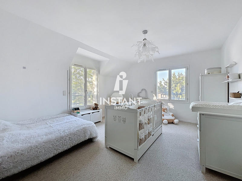 Villa - 238 m² - 9 pièces