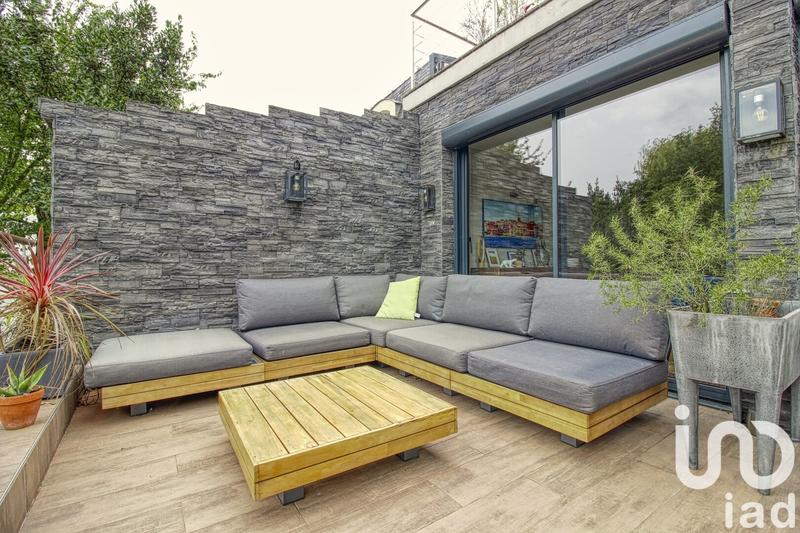 Maison - 232 m² - 9 pièces