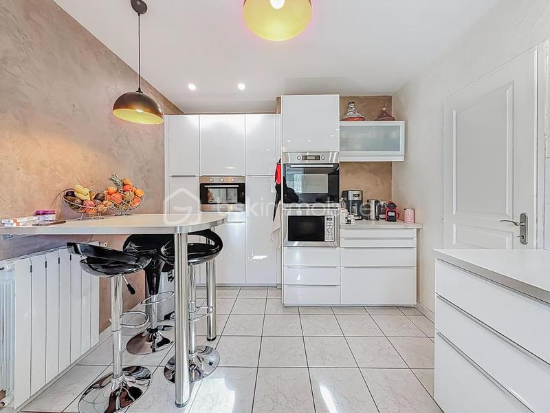 Maison traditionnelle - 105 m² - 5 pièces