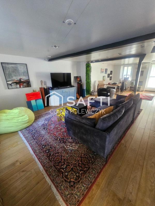 Maison - 230 m² - 6 pièces