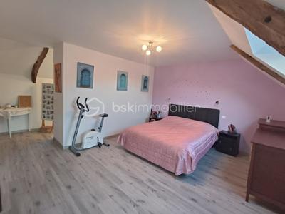 Maison - 270 m² - 8 pièces