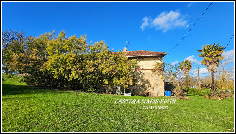 Corps de ferme - 8 000 m² - 7 pièces