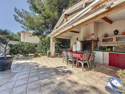 Maison traditionnelle - 215 m² - 5 pièces