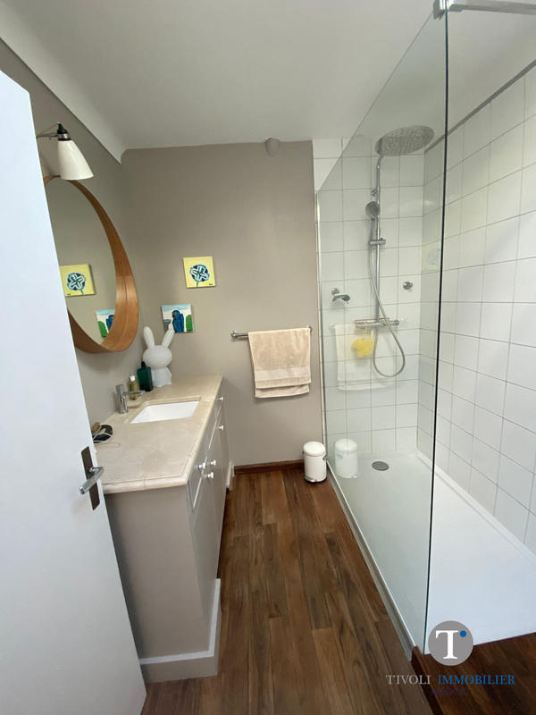 Maison - 198 m² - 8 pièces