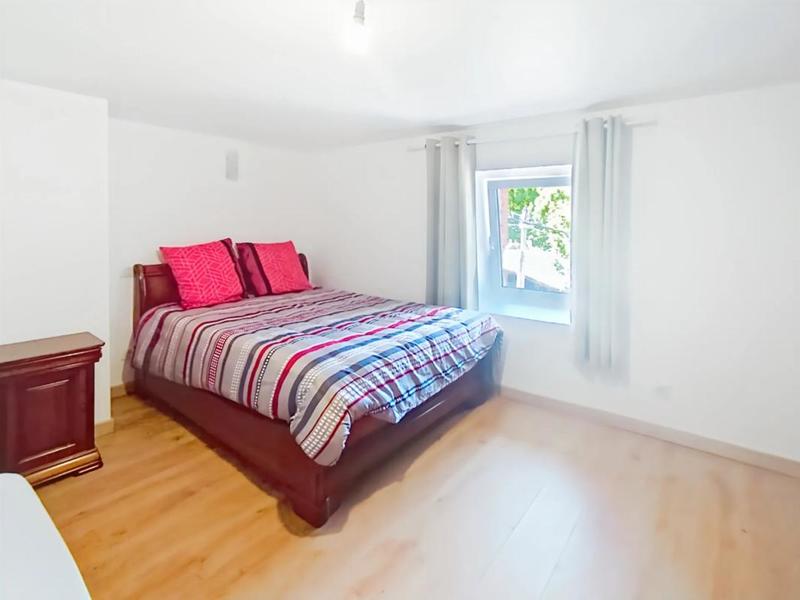 Maison - 300 m² - 9 pièces