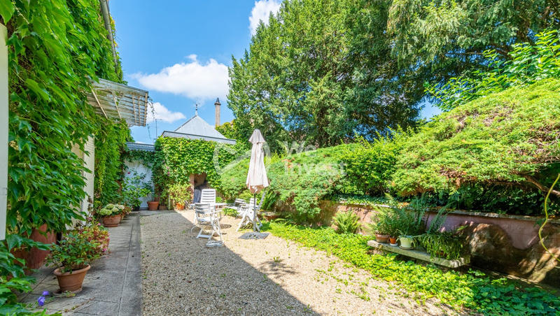 Maison ancienne - 300 m² - 9 pièces