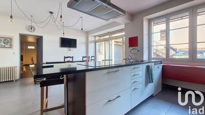 Maison - 300 m² - 9 pièces