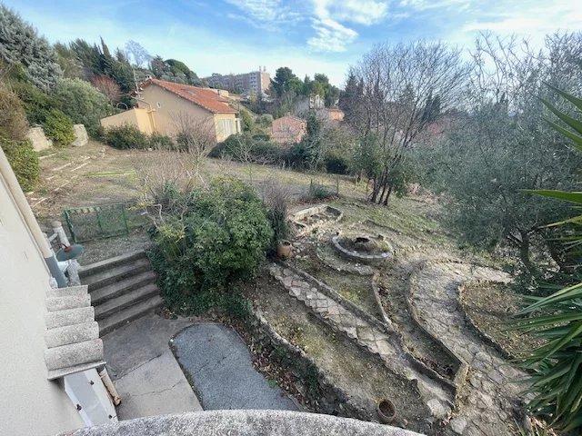 Maison - 195 m² - 9 pièces