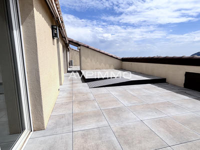 Appartement - 120 m² - 5 pièces