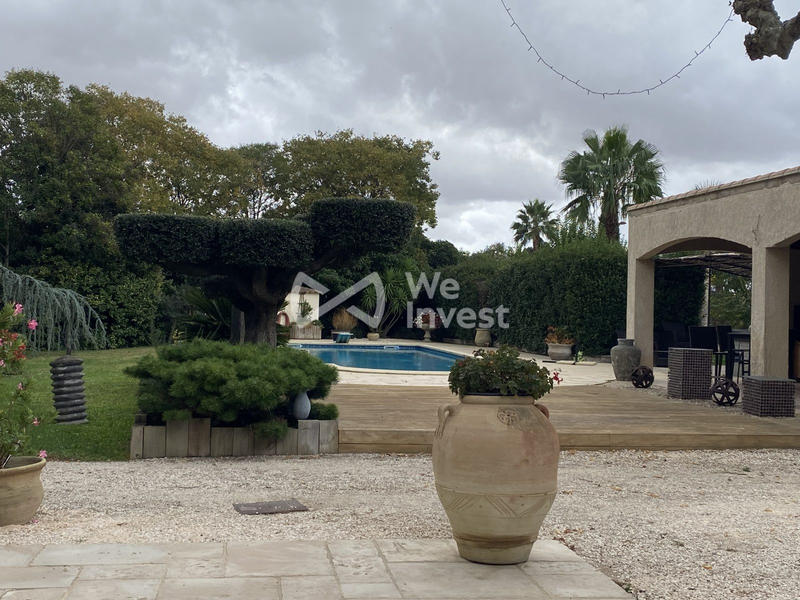 Maison - 273 m² - 8 pièces