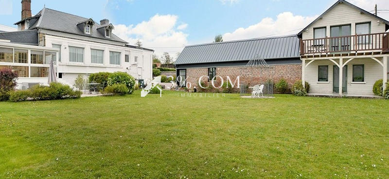 Propriété - 330 m² - 13 pièces