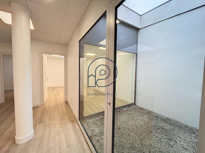 Bureau - 107 m²